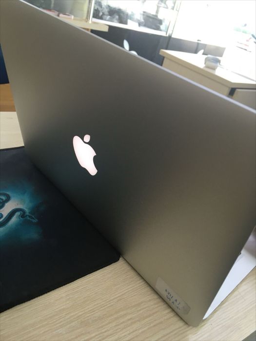 Макбук 2015 без минус для работы