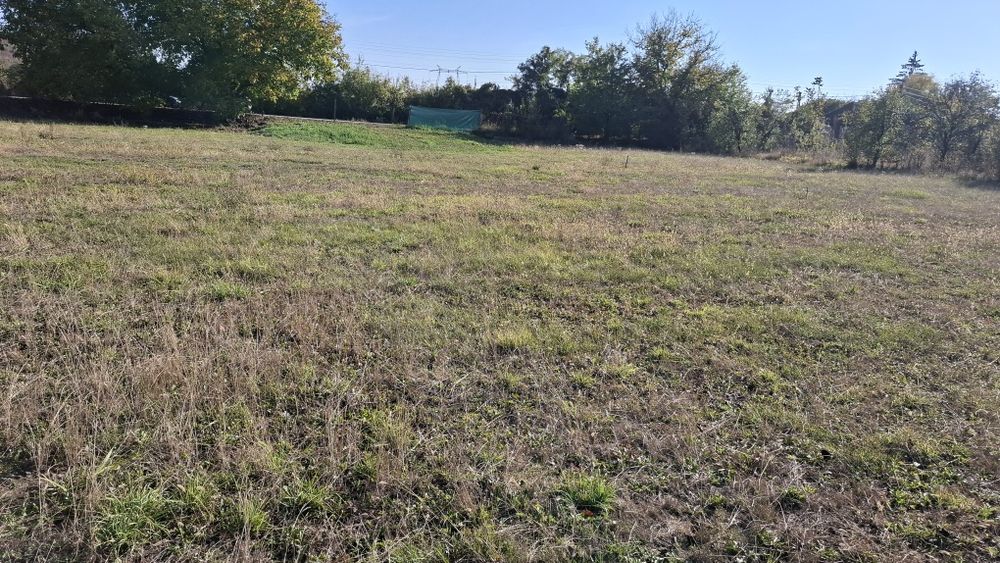 Vand teren intravilan in Calinesti Dn7 851mp