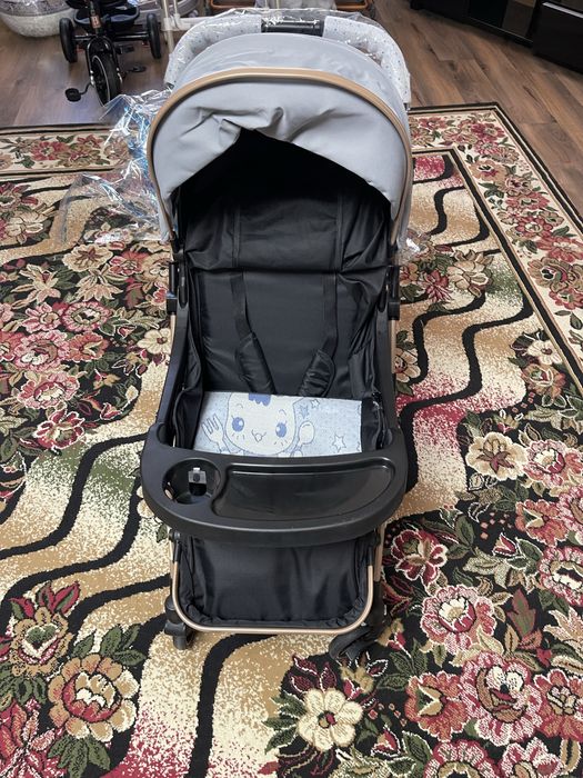 Продам новую прогулочную коляску