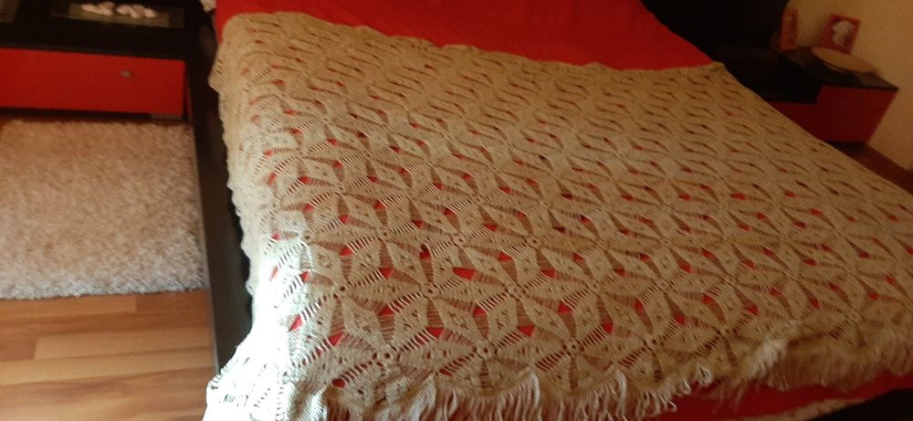 Cuvertura pat canapea lucru manual Dimensiuni 1.5m cu 2.35m