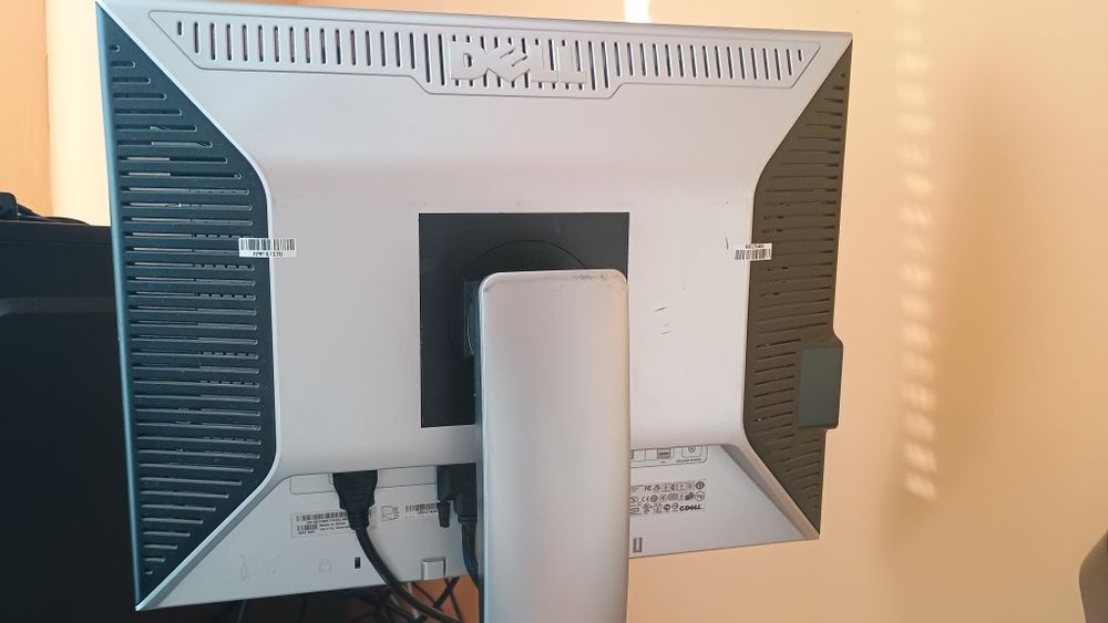 Монитор DELL 2007FP