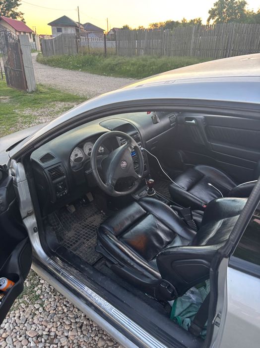 Vând Opel bertone 1.8 benzină