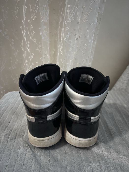 Jordan 1 mid ,urgent!!