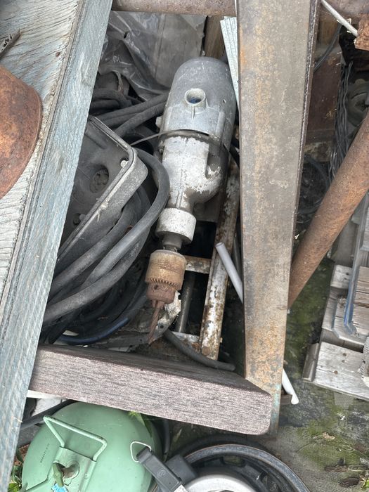 Продам токарный станок ( стоит без дела ) , советского производства