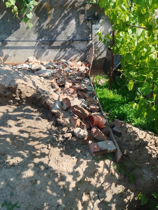 Pietre și cărămizi pentru umplutra