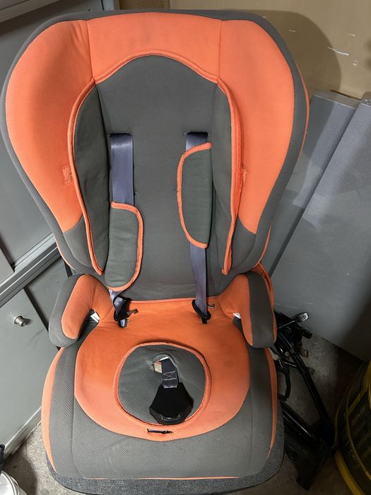 Детски стол за кола