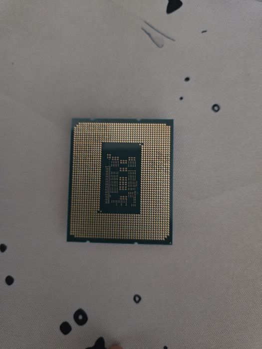 Продам процессор Intel Core i3-14100