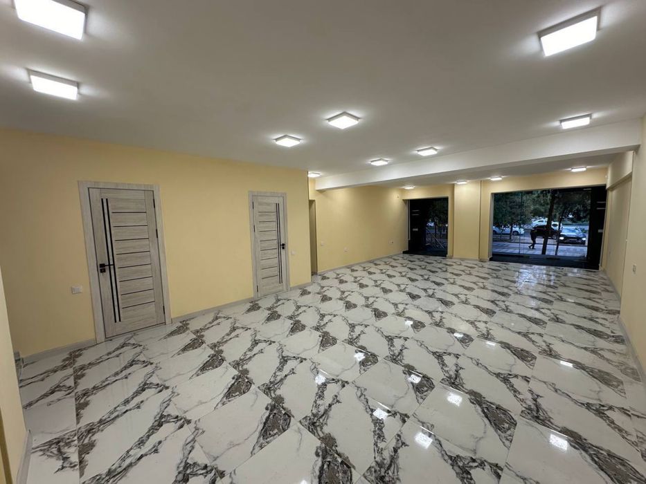 АРЕНДА - помещения под бутик,офис, под любой бизнес 160 м² — 1 линия