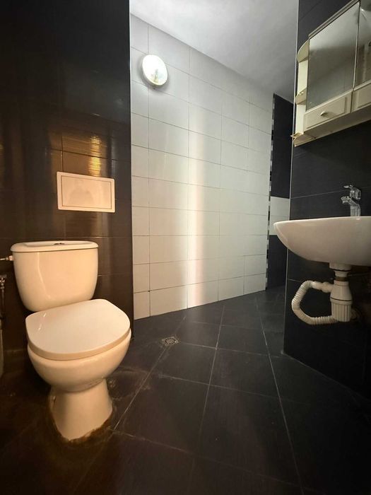 Дава се под наем Двустаен апартамент в Бургас, Изгрев - 68 кв.м за 428.91 € - Снимка #7