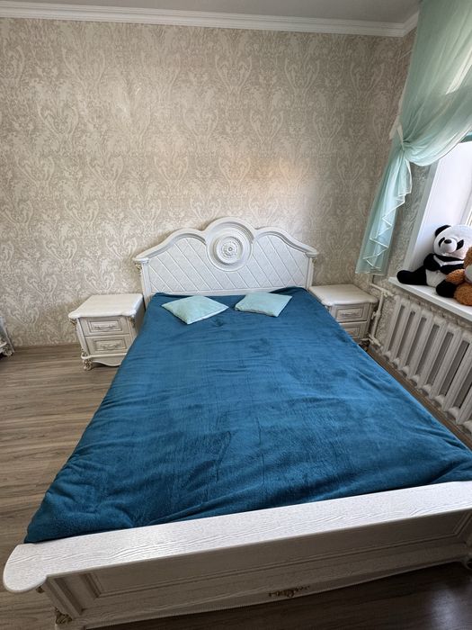 Продается спальный гарнитур