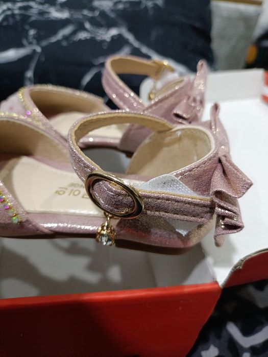 новые туфли на девочку