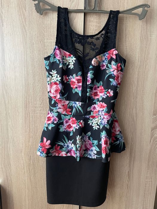 Официална черна рокля