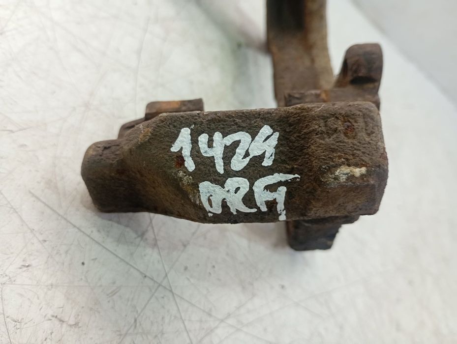 Suport etrier dreapta fata Volkswagen Passat B7 (2010 - 2015) 2.0 tdi CFGB