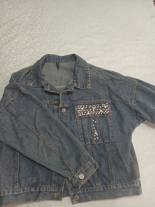 Куртка джинсовая осенний весенний вариант в хорошим состоянии