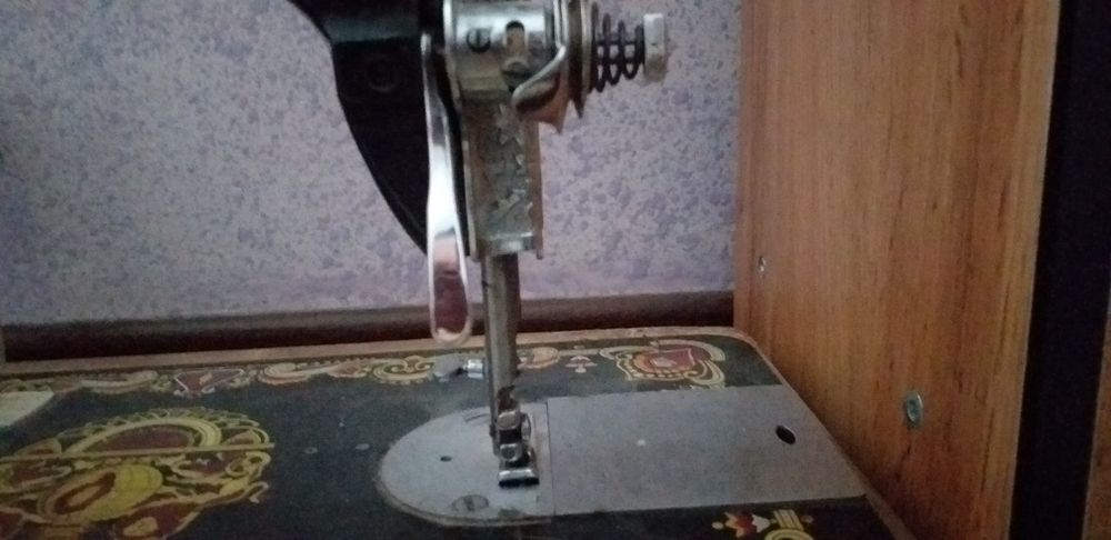 Ruchnoy tikish mashina