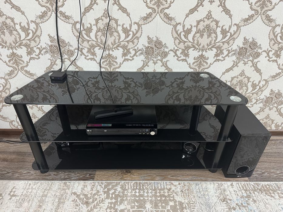 Продам тумбу под телевизор