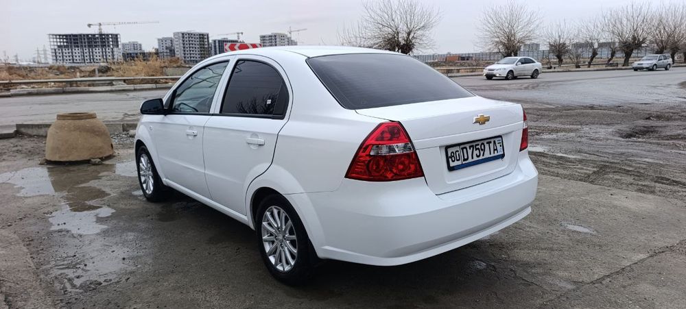 Нексия 3 сотилади