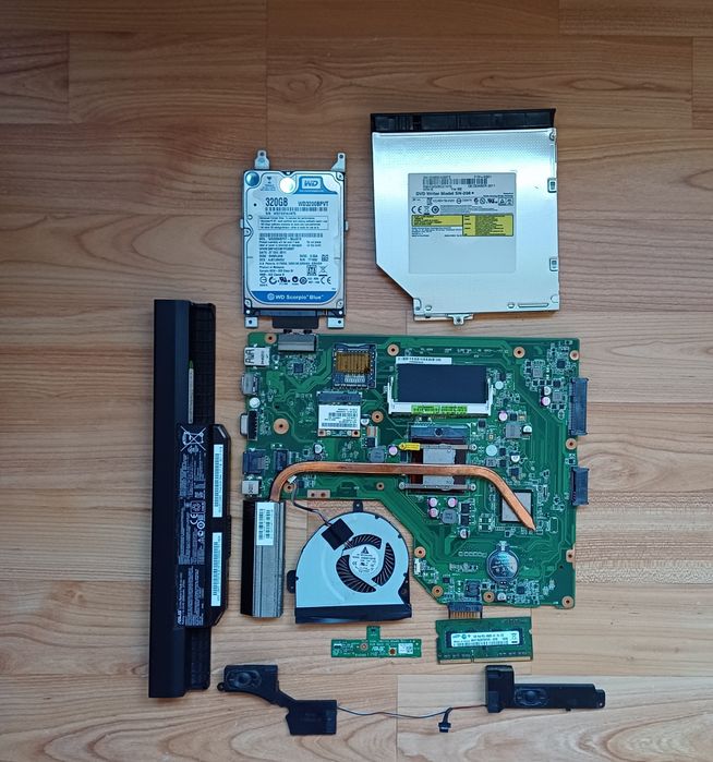 Dezmembrez laptop Asus X54C