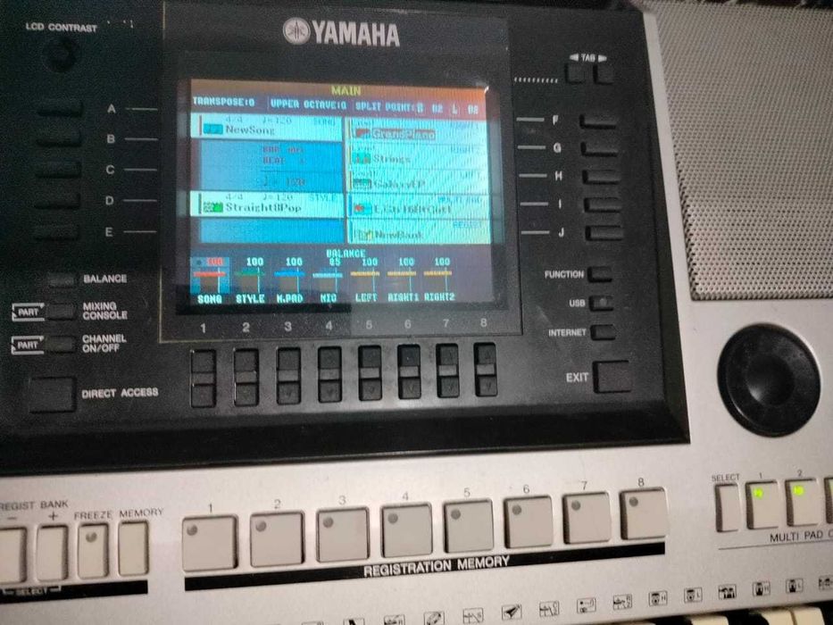 Yamaha PSR-S900 Yamaha PSR-A2000