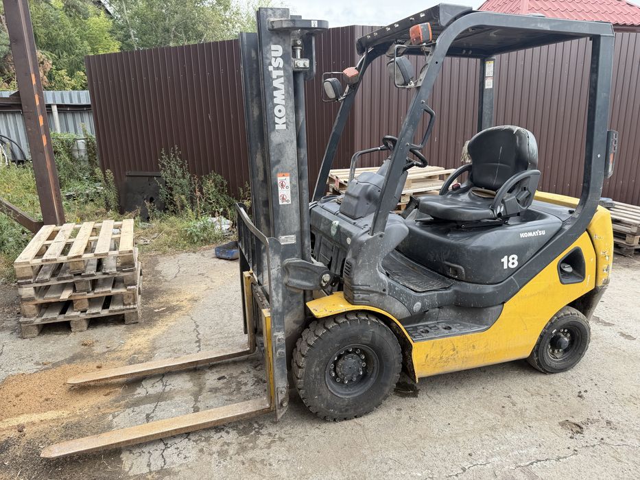 Погрузчик вилочный (кара) Komatsu