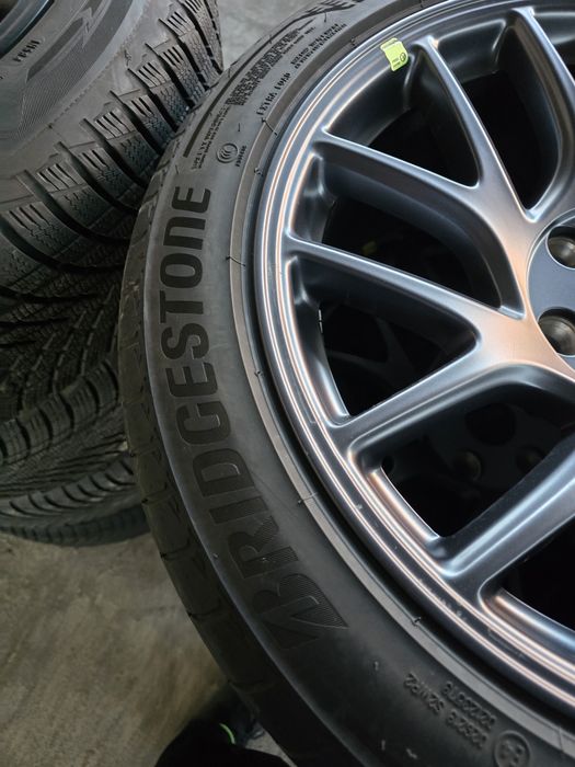 4 Броя 235/45/18 Bridgestone 2x5,8mm 2x5,5mm 24dot