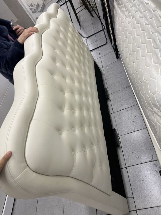 двухспальная кровать