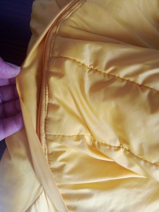 Яке момче 5-6 г.- 6 евро.