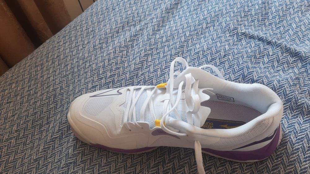 Кроссовка для волейбола