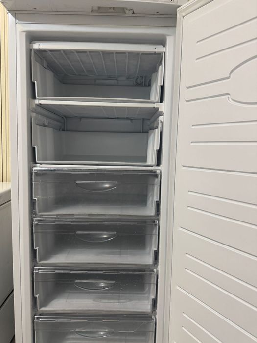 Продам морозильник