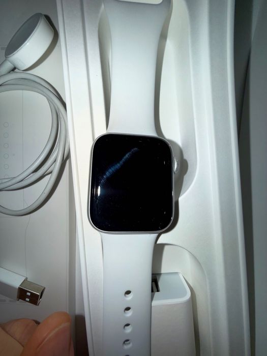 Часы Apple Watch 5