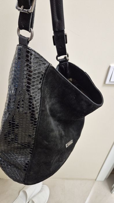 Черна дамска чанта от естествена телешка кожа