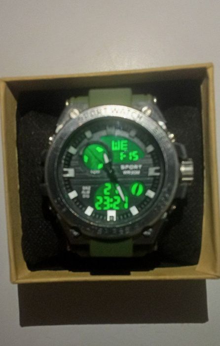 Продаю часы прочные