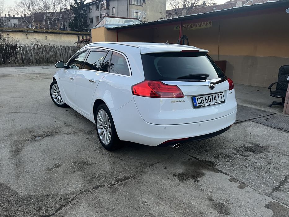 Топ състояние обслужена нови гуми