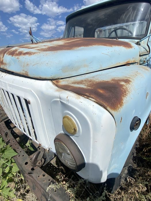 Газ 52 без борта . На раме .. ДВС