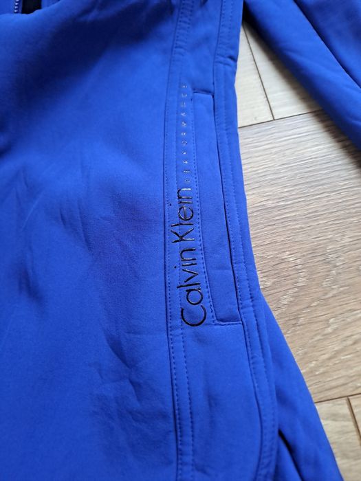 Яке  Calvin klein