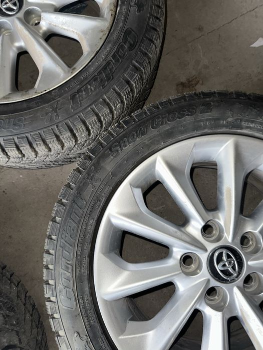 Продам диски тойота оригинал R16