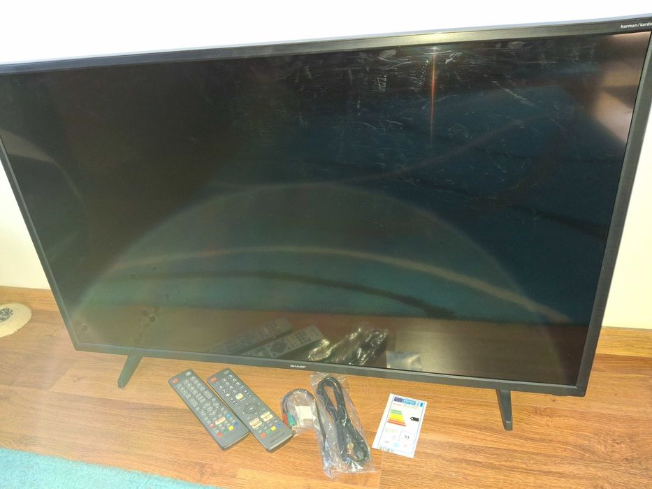 SmartTV Led 4K UHD SHARP, Sunet Dolby Harman Kardon, 40' (102cm)