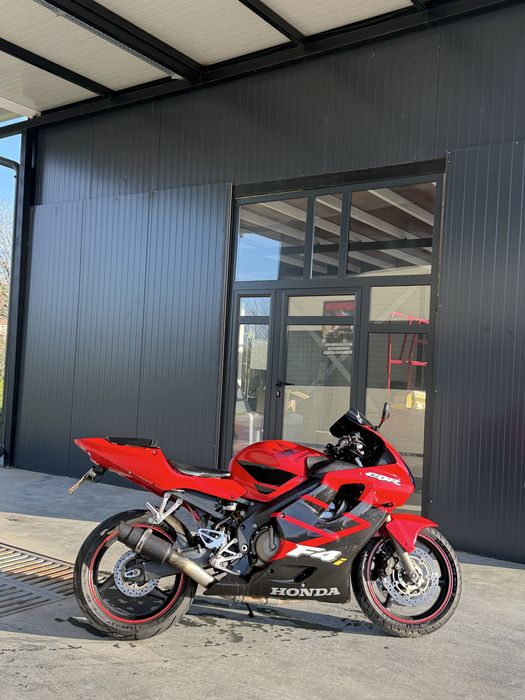 Honda cbr f4i sport