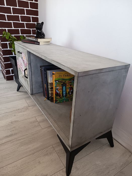 Шкаф в индустриален стил