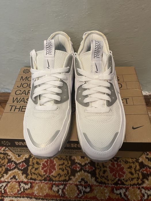 Vand adidasi nike air