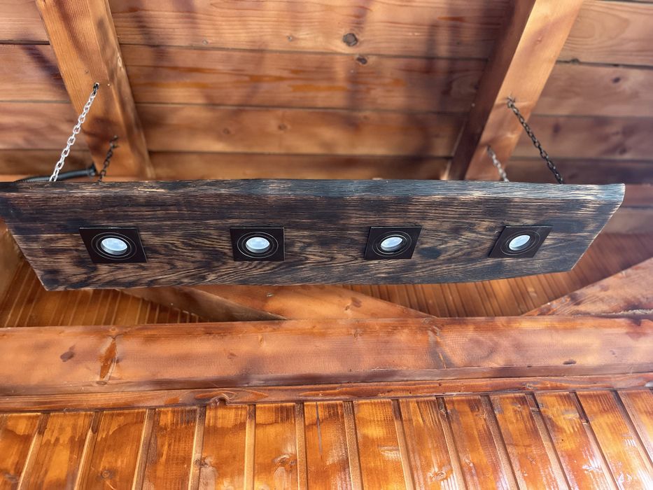 Vănd o gamă variată de lustre rustice unicate