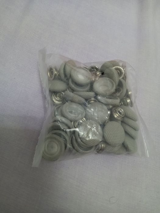 40 kit capse reparat plafonul trimit cu livrare prin olx ultimele 3set