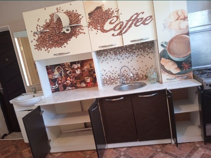 Кухонные гарнитуры продам.