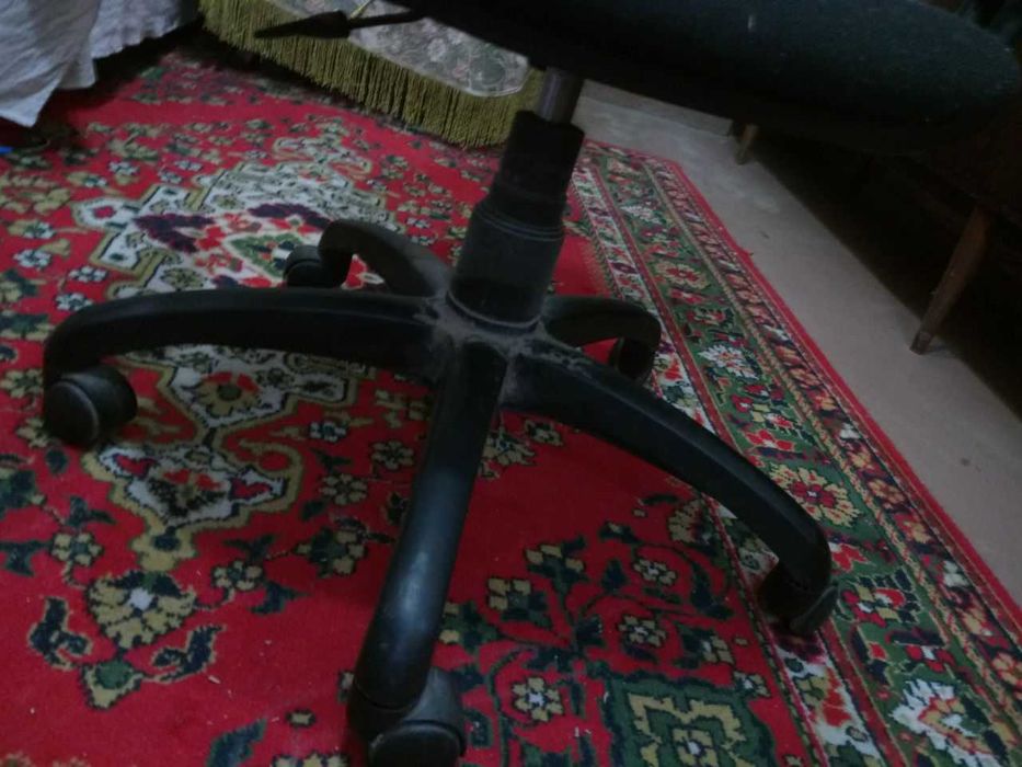 Офисное компьютерное кресло