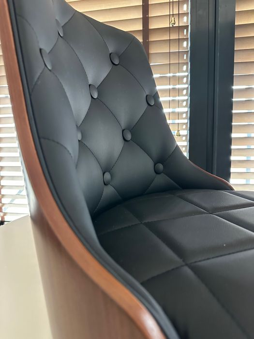 Седалка за бар стол Бостън + болтове и ключ