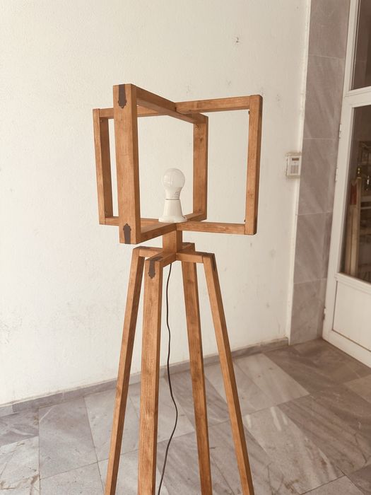 Дизайнерска стояща лампа от масивно дърво – 175 см / скандинавски стил