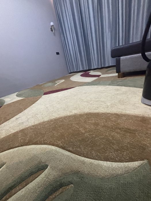 Продам ковер в отличном состоянии плотный хороший