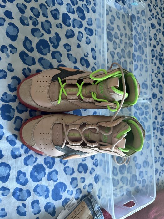 Pantofi sport adidas marime 42