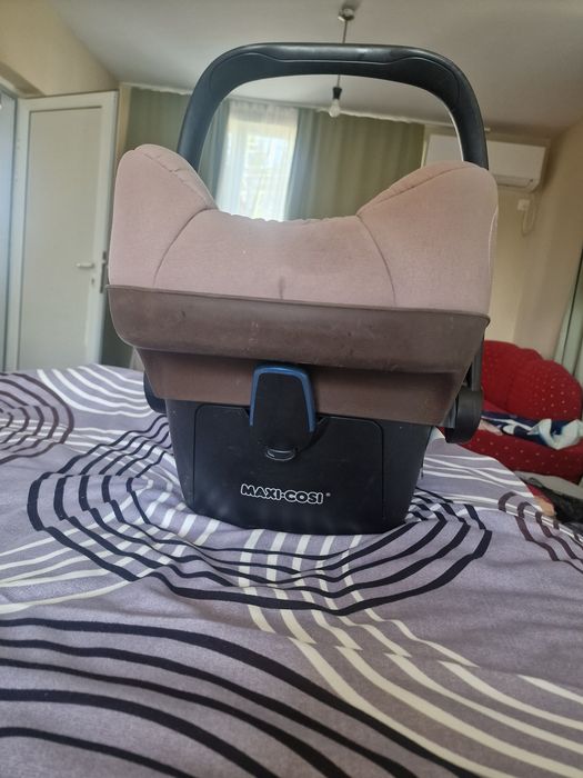 Maxi cosi детско столче + основа,пълен комплект,isofix
