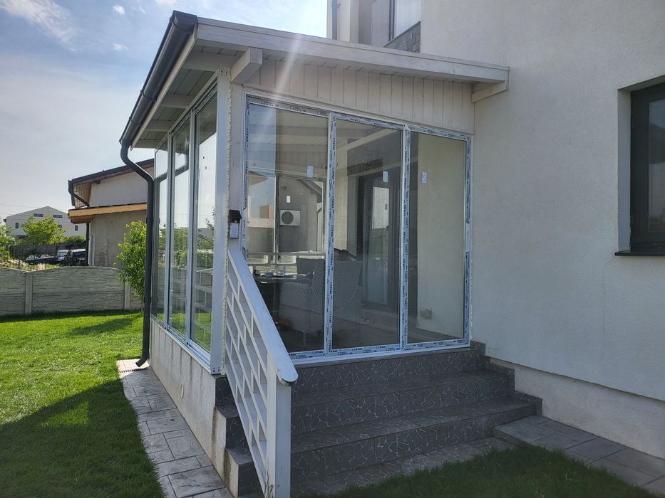 Închideri terase foișoare balcoane cu uși glisante din aluminiu